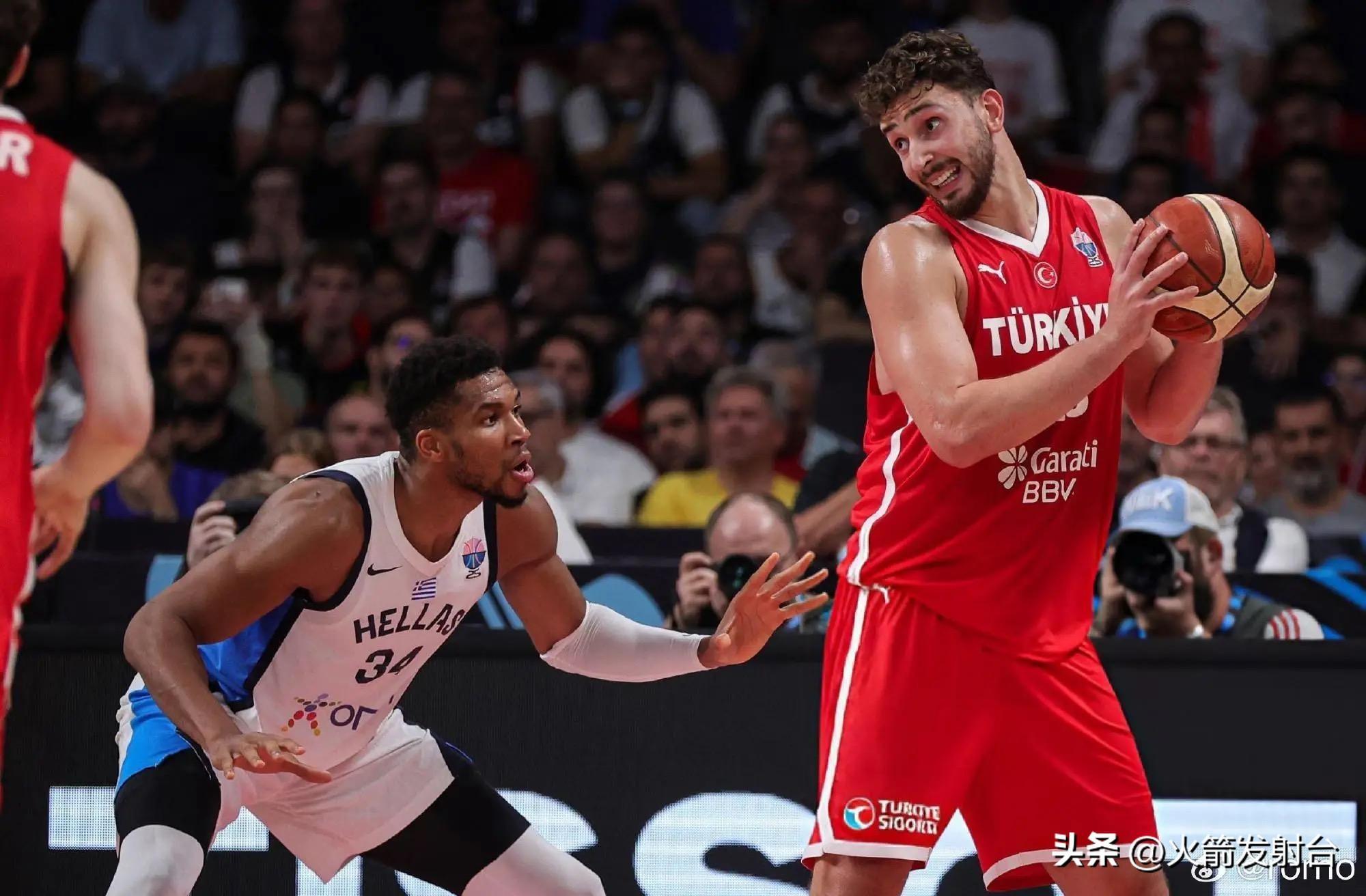 加时末段全明星赛焦点战；圣安东尼奥马刺完成体检；悬念犹存；年轻球员得到机会的简单介绍